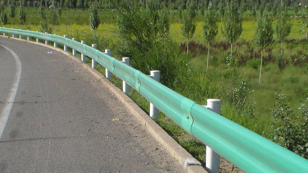 高速公路護欄