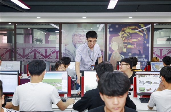 初中畢業上職業學校好么？