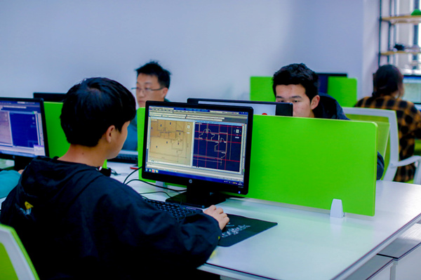 南京新華電腦的學(xué)費(fèi)多少？學(xué)費(fèi)貴么？