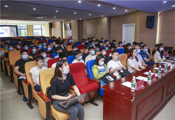就業保障丨千企萬崗進校園，助力學子精準就業！