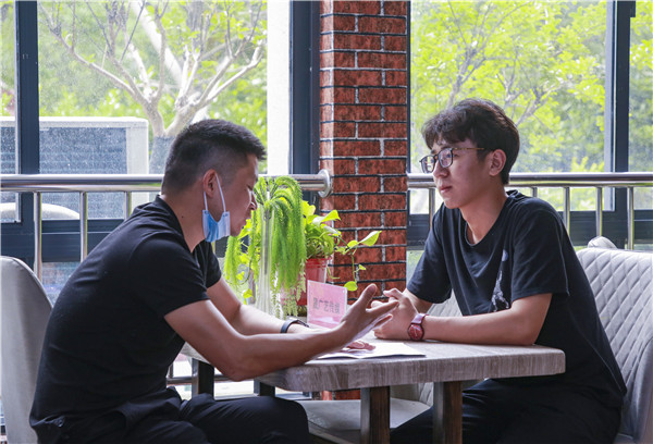 就業保障丨千企萬崗進校園，助力學子精準就業！