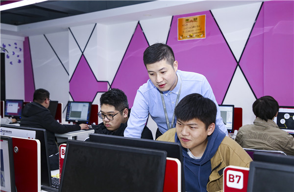 初中畢業(yè)學(xué)影視動(dòng)畫好學(xué)么，好就業(yè)么？