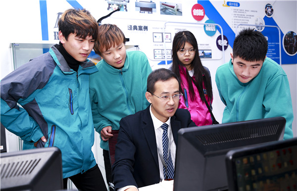 初<a href=http://njxh.cn target=_blank class=infotextkey>高中</a>畢業學技術選<a href=http://njxh.cn target=_blank class=infotextkey>專業</a>，什么行業有前景？