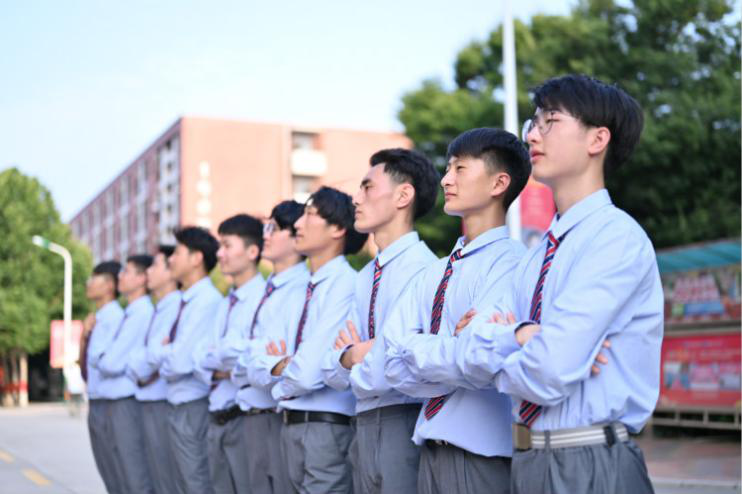 職業(yè)教育托舉新希望，如何選擇一所好學(xué)校？