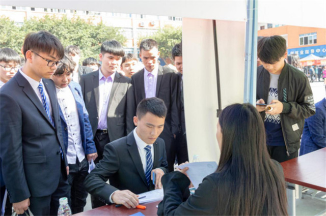 職業(yè)教育托舉新希望，如何選擇一所好學(xué)校？