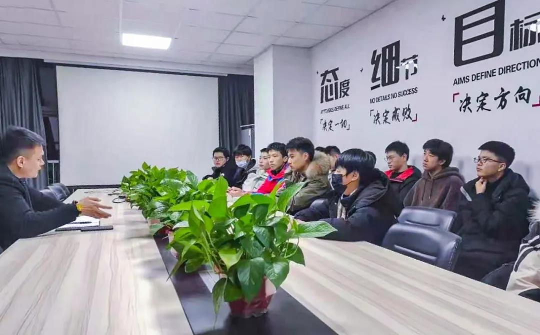 南京新華：試學營開班啦！一周試學助你榮耀起航！