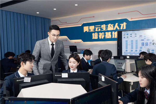 為什么新職教法引起社會熱議，新華帶你了解