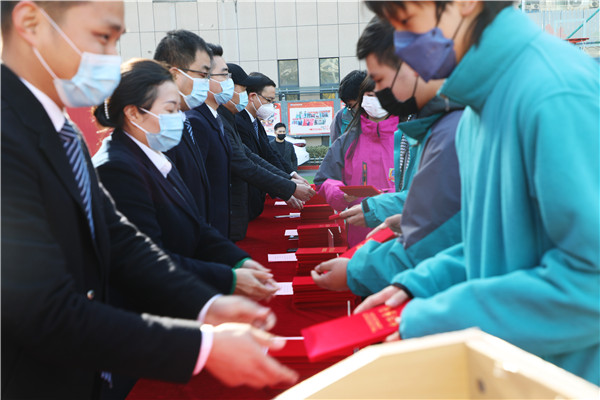 知行合一，榜樣力量——南京新華2022年度學(xué)生工作總結(jié)暨表彰大會(huì)圓滿落幕！