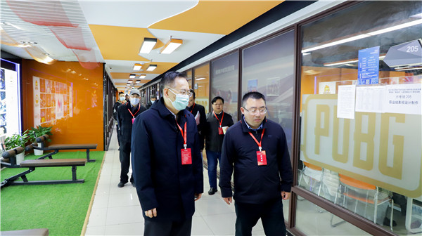 2022年江蘇省廣告行業(yè)設(shè)計(jì)制作職業(yè)技能競賽暨全省“紫金獎(jiǎng)”公益?zhèn)鞑ピO(shè)計(jì)大賽在南京新華隆重舉行！
