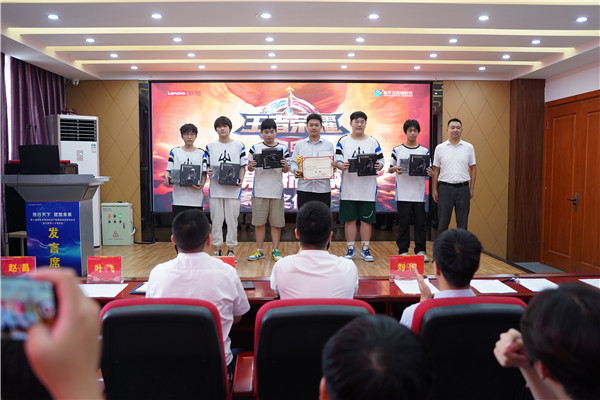 恭喜！我校學生代表隊榮獲2023 年“迎亞運”新華電腦教育王者榮耀電競對抗賽亞軍