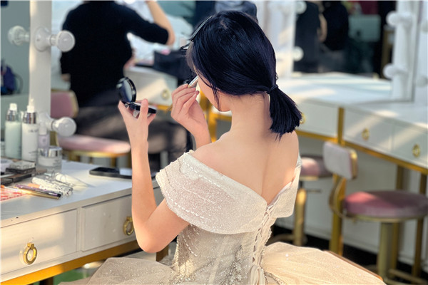 初<a href=http://njxh.cn target=_blank class=infotextkey>高中</a>女生選什么<a href=http://njxh.cn target=_blank class=infotextkey>專業</a>好？