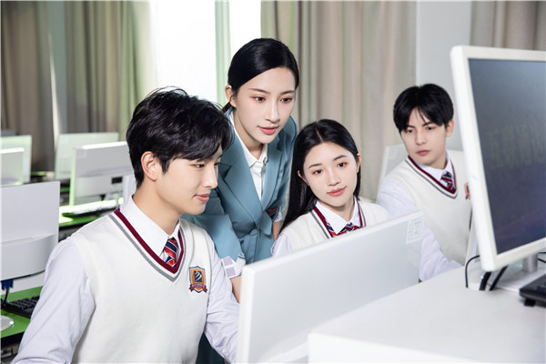 考不上<a href=http://njxh.cn target=_blank class=infotextkey>高中</a>，女生學(xué)什么好？