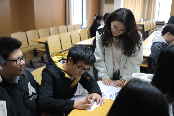 初中畢業男生學什么好？南京新華電腦開啟未來職業新篇章