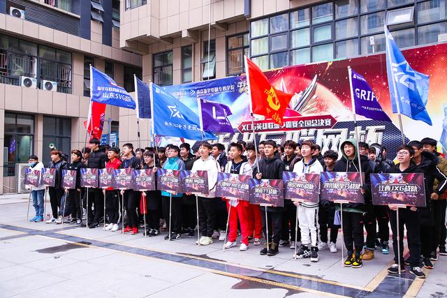 理實結(jié)合，新華學(xué)子展現(xiàn)專業(yè)電競風(fēng)采！